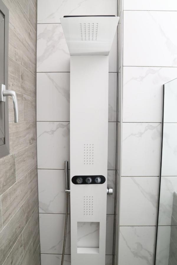 Street 90 Lux Aparts كيراموتي المظهر الخارجي الصورة